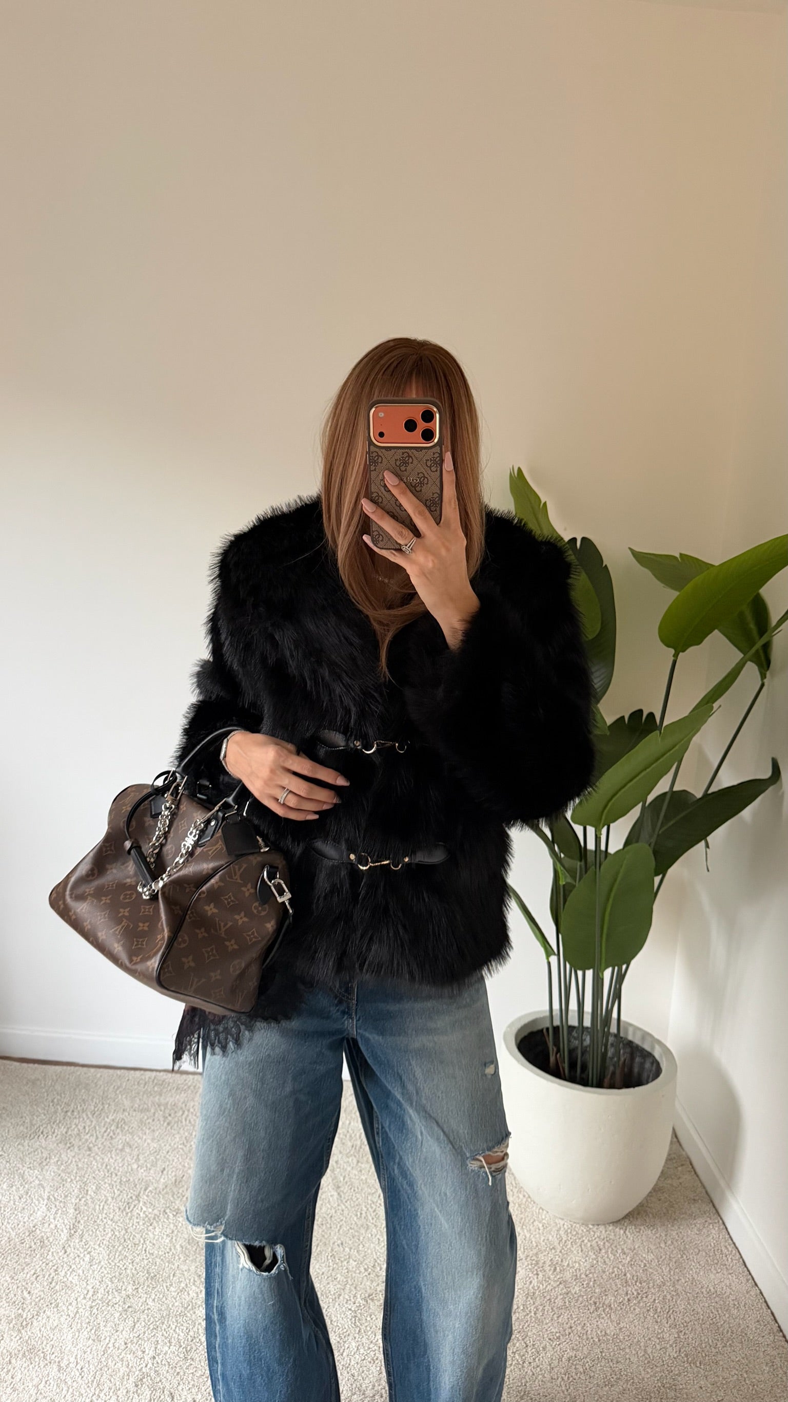 Kemer Detaylı Premium Süni Kürk Siyah