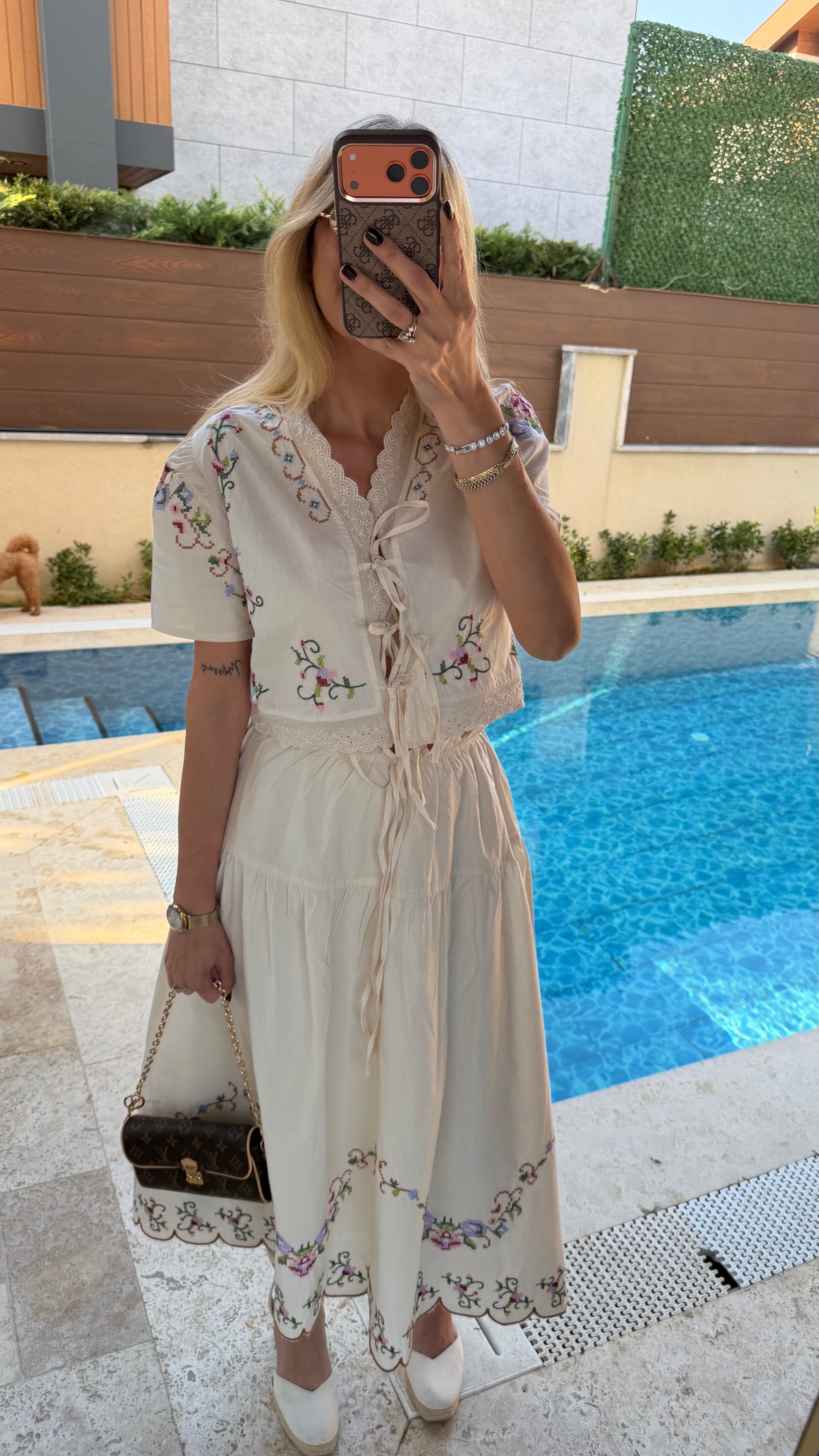 Tasarım Nakış İşlemeli Keten Takım