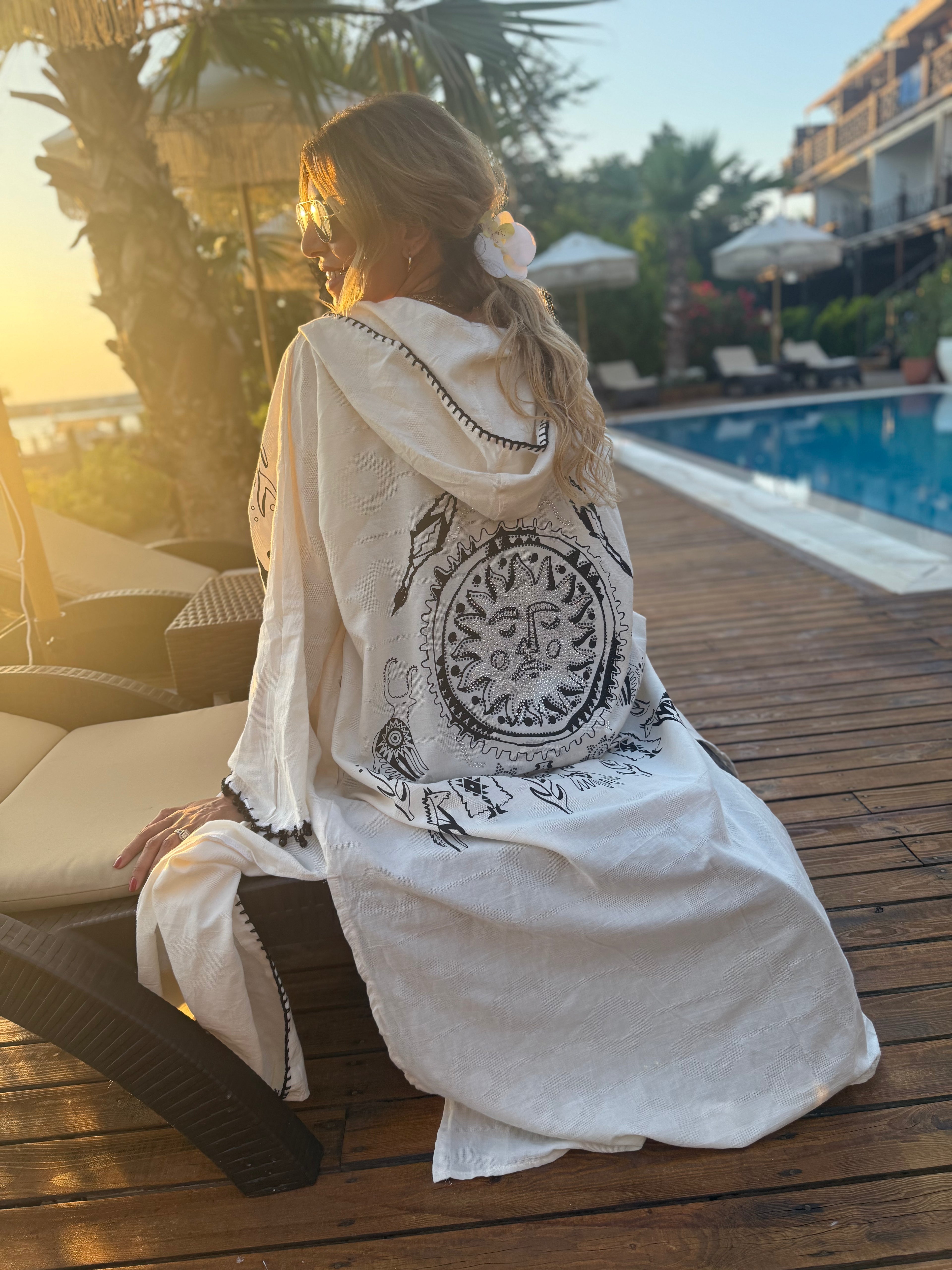Mystic Sands Etnik Desenli Beyaz Kimono