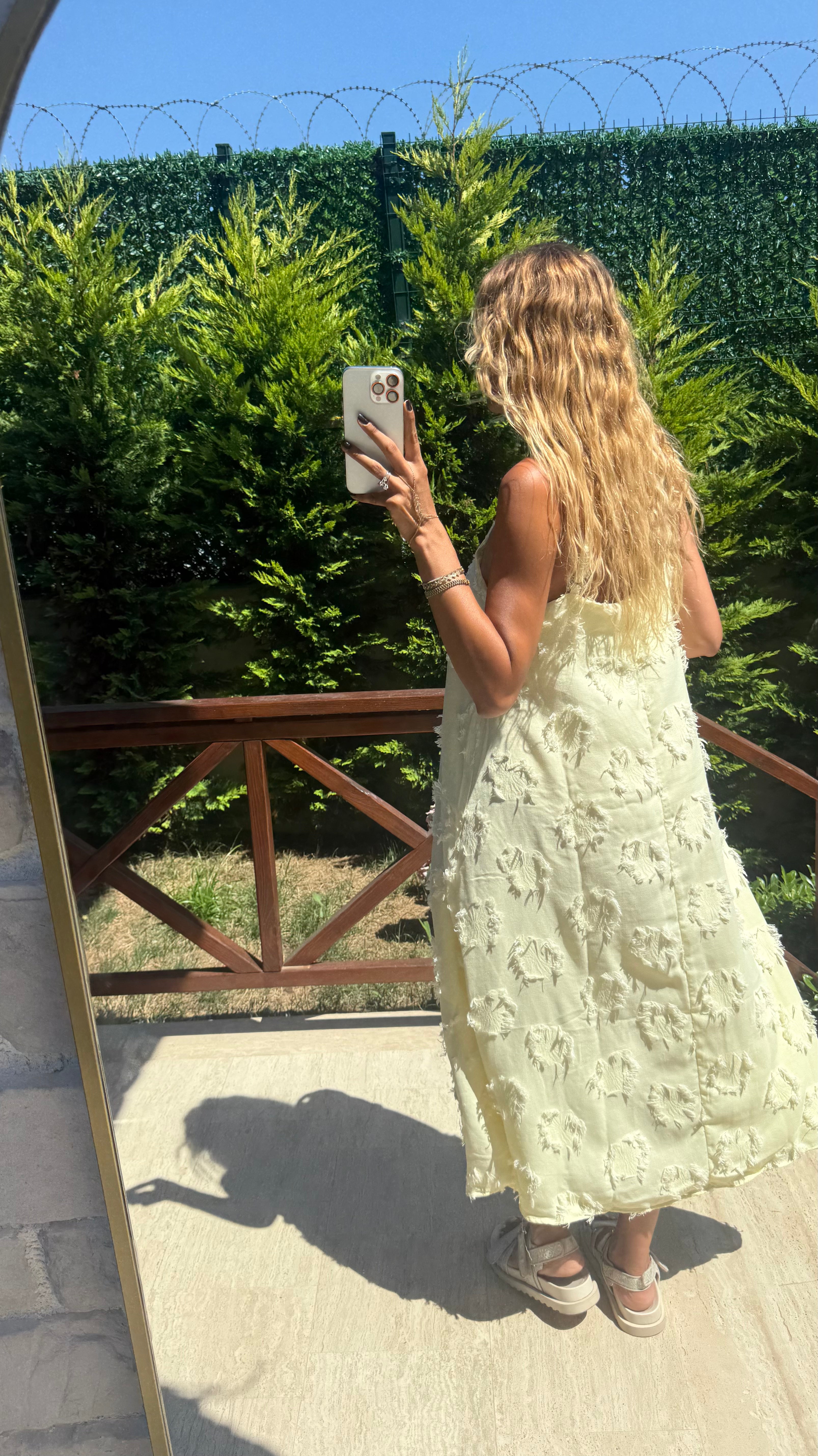 Sun Petals Askılı Dokulu Yazlık Midi Elbise Sarı