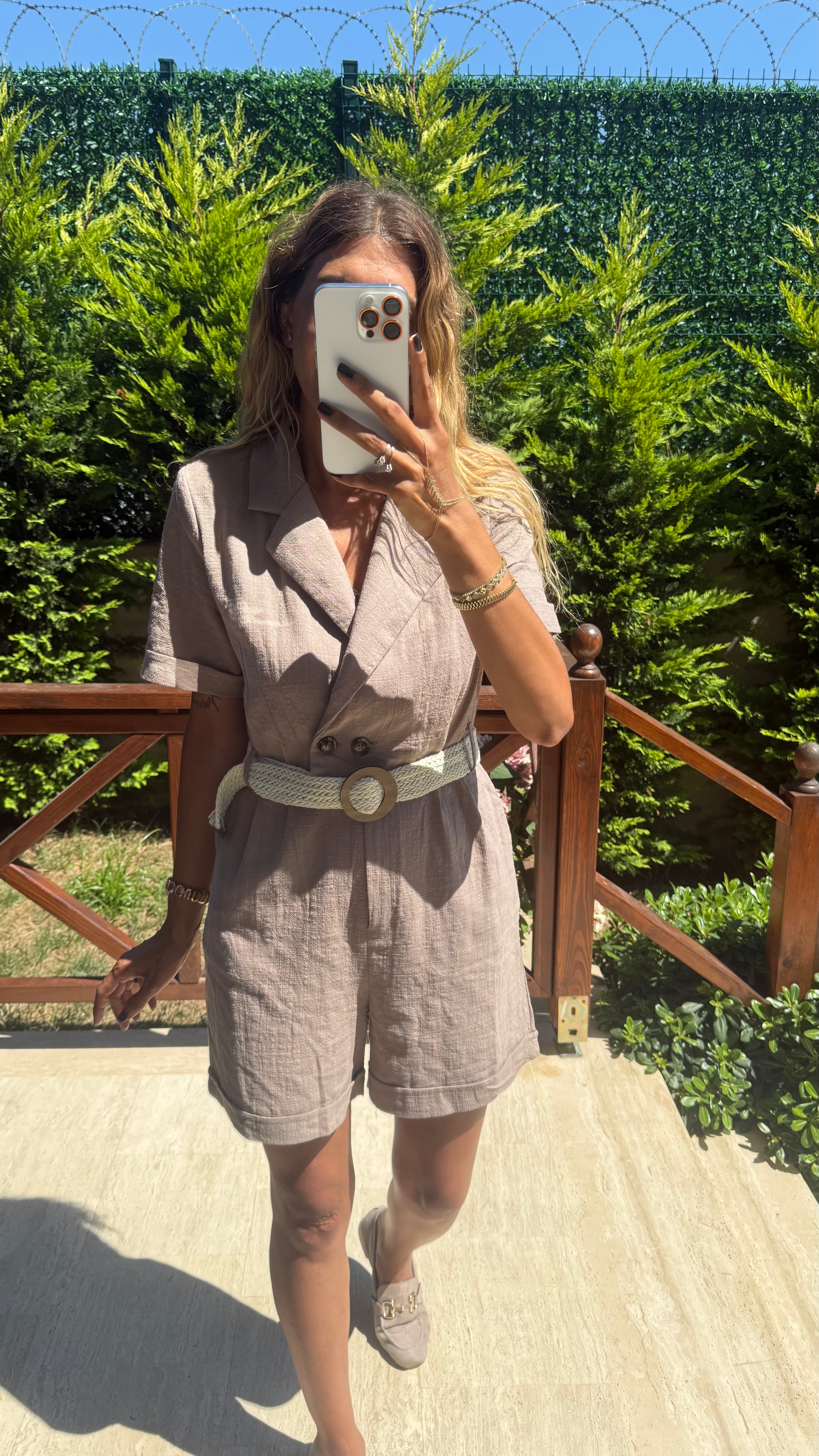 Linen Chic Kuşak Detaylı Kruvaze Yaka Kısa Vizon Tulum