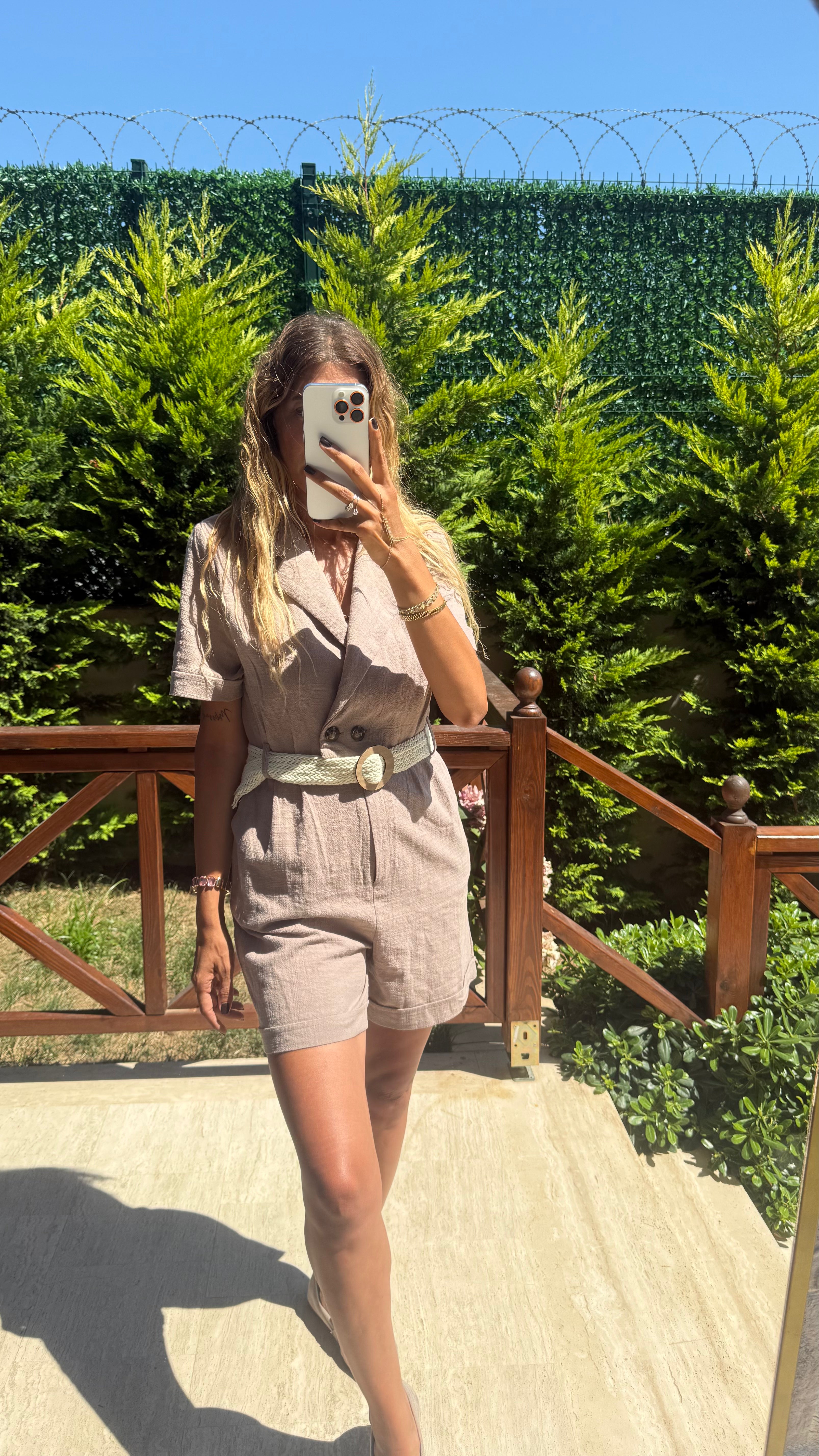 Linen Chic Kuşak Detaylı Kruvaze Yaka Kısa Vizon Tulum