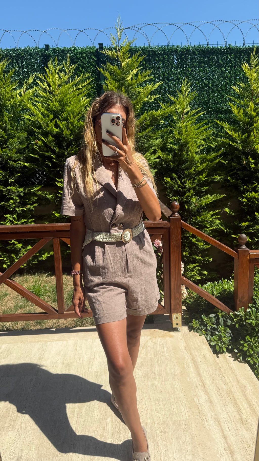 Linen Chic Kuşak Detaylı Kruvaze Yaka Kısa Vizon Tulum