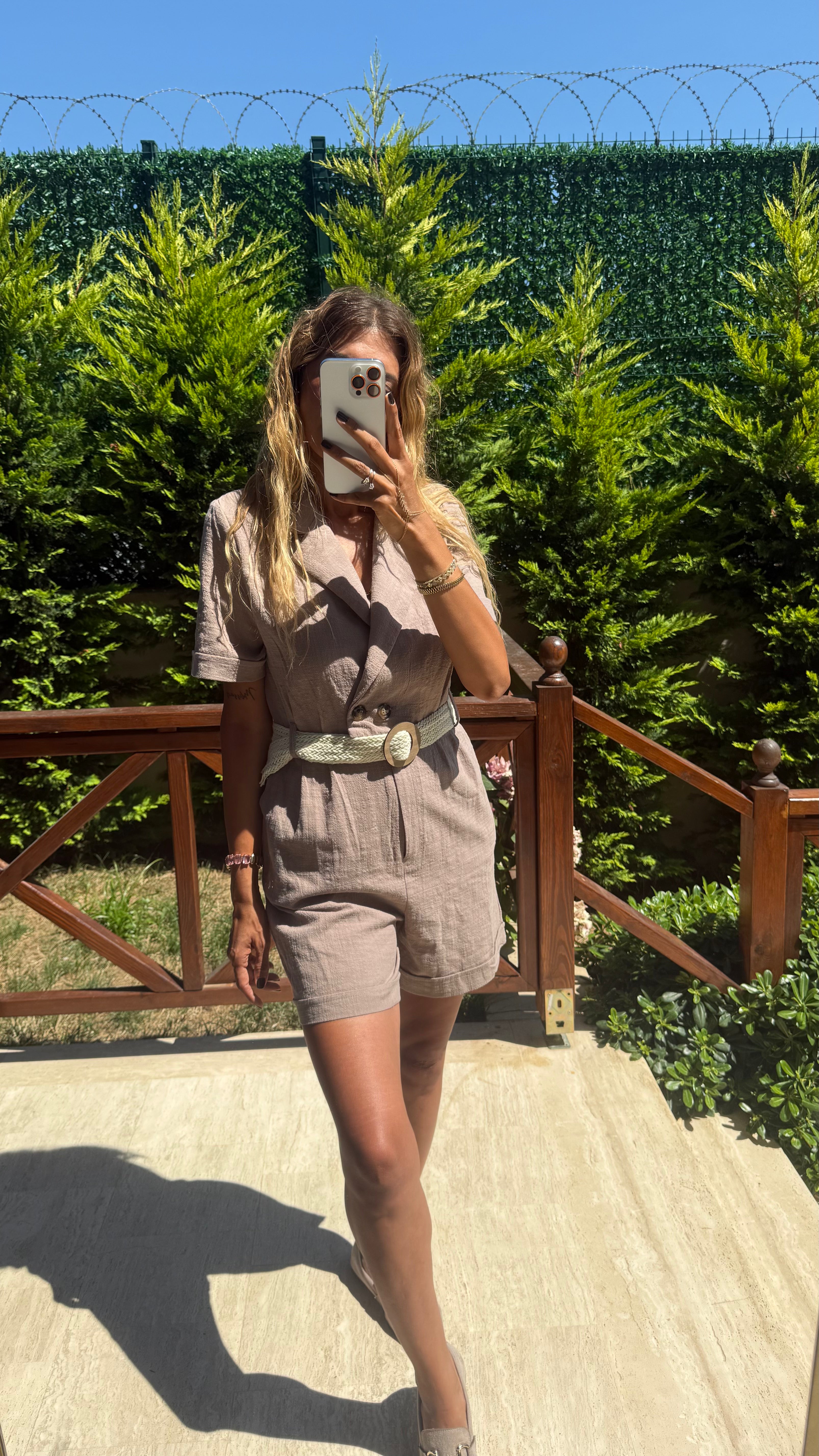 Linen Chic Kuşak Detaylı Kruvaze Yaka Kısa Vizon Tulum