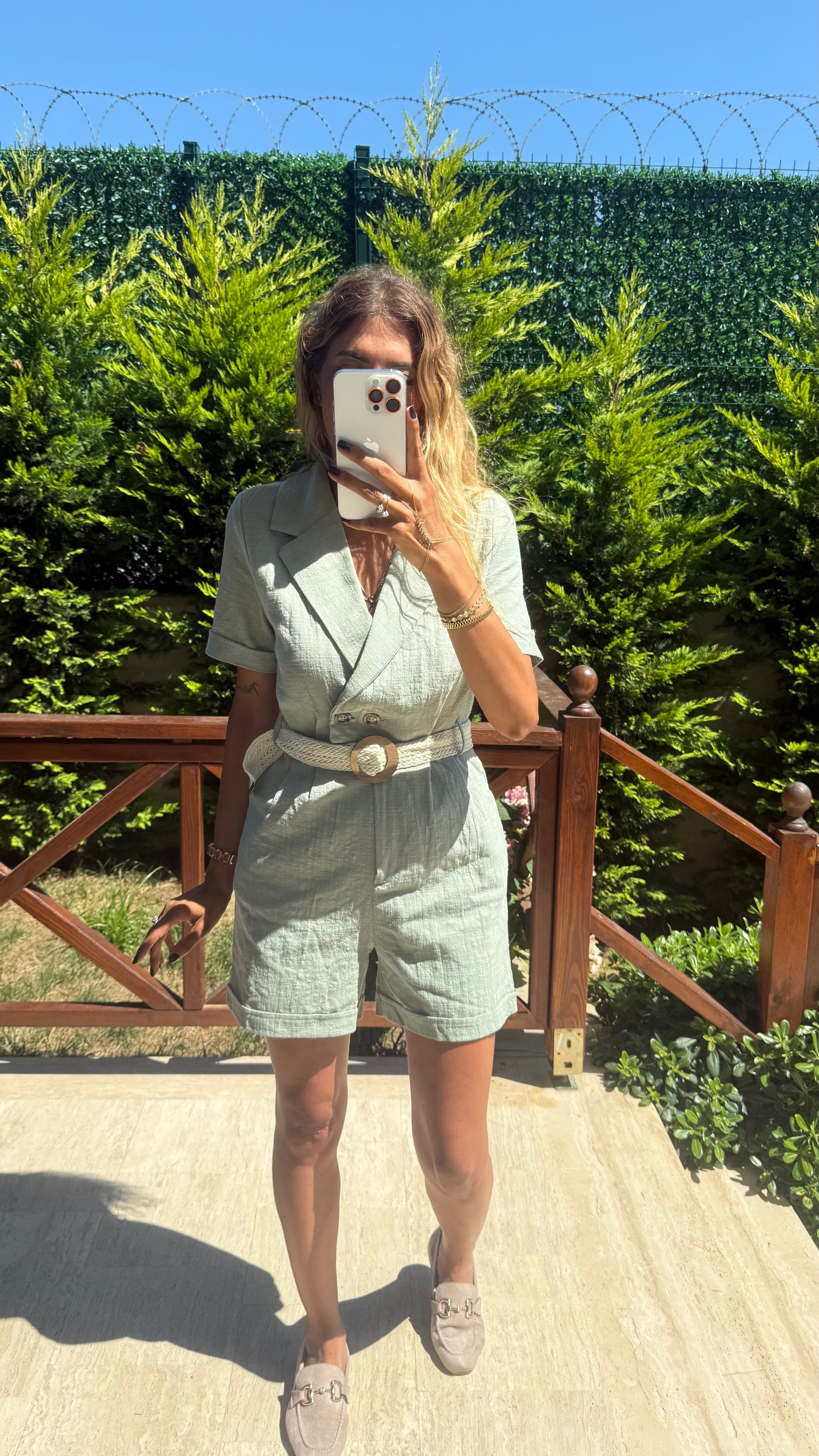 Linen Chic Kuşak Detaylı Kruvaze Yaka Kısa Yeşil Tulum