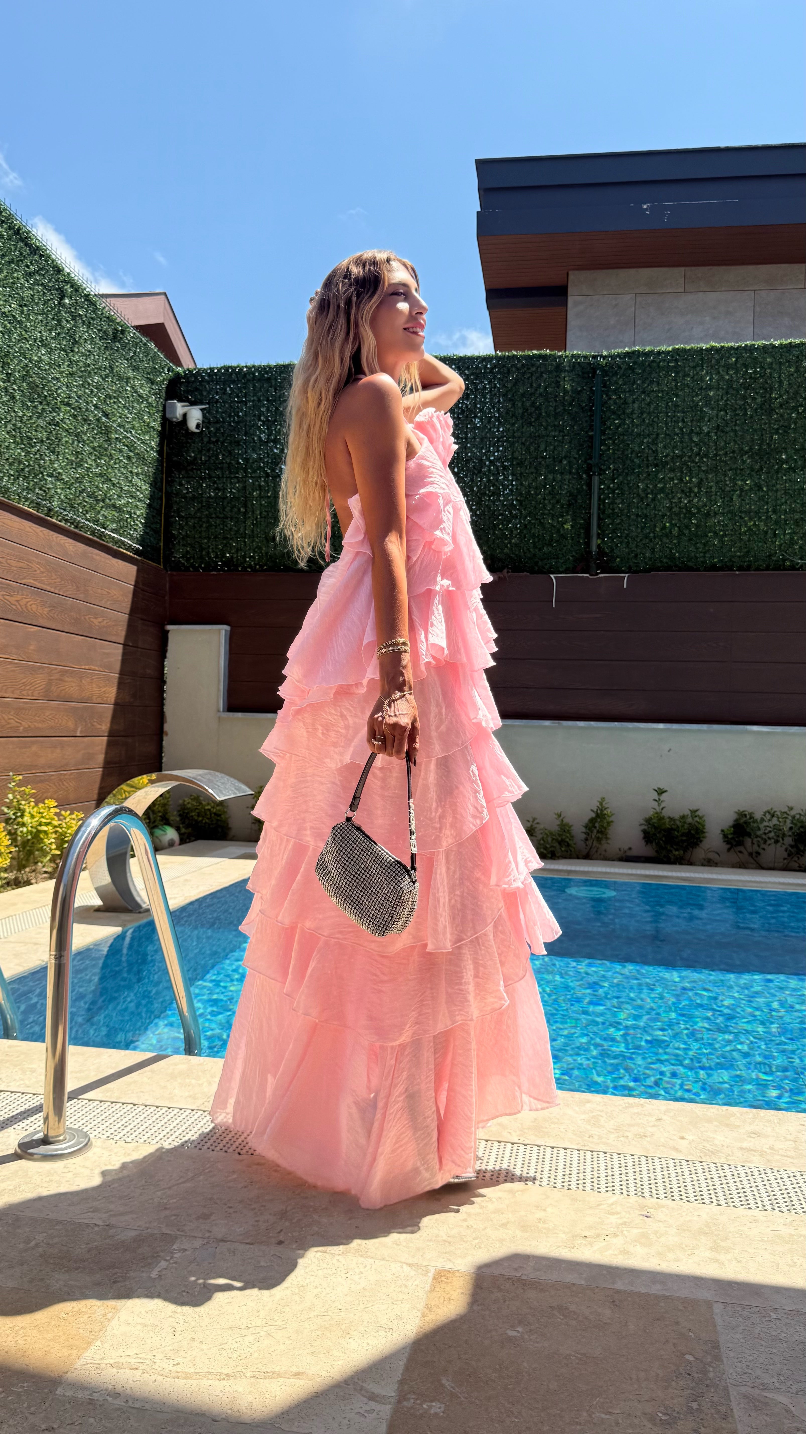 Rosé Bloom Volanlı Fırfır Detaylı Askılı Pembe Maxi Elbise