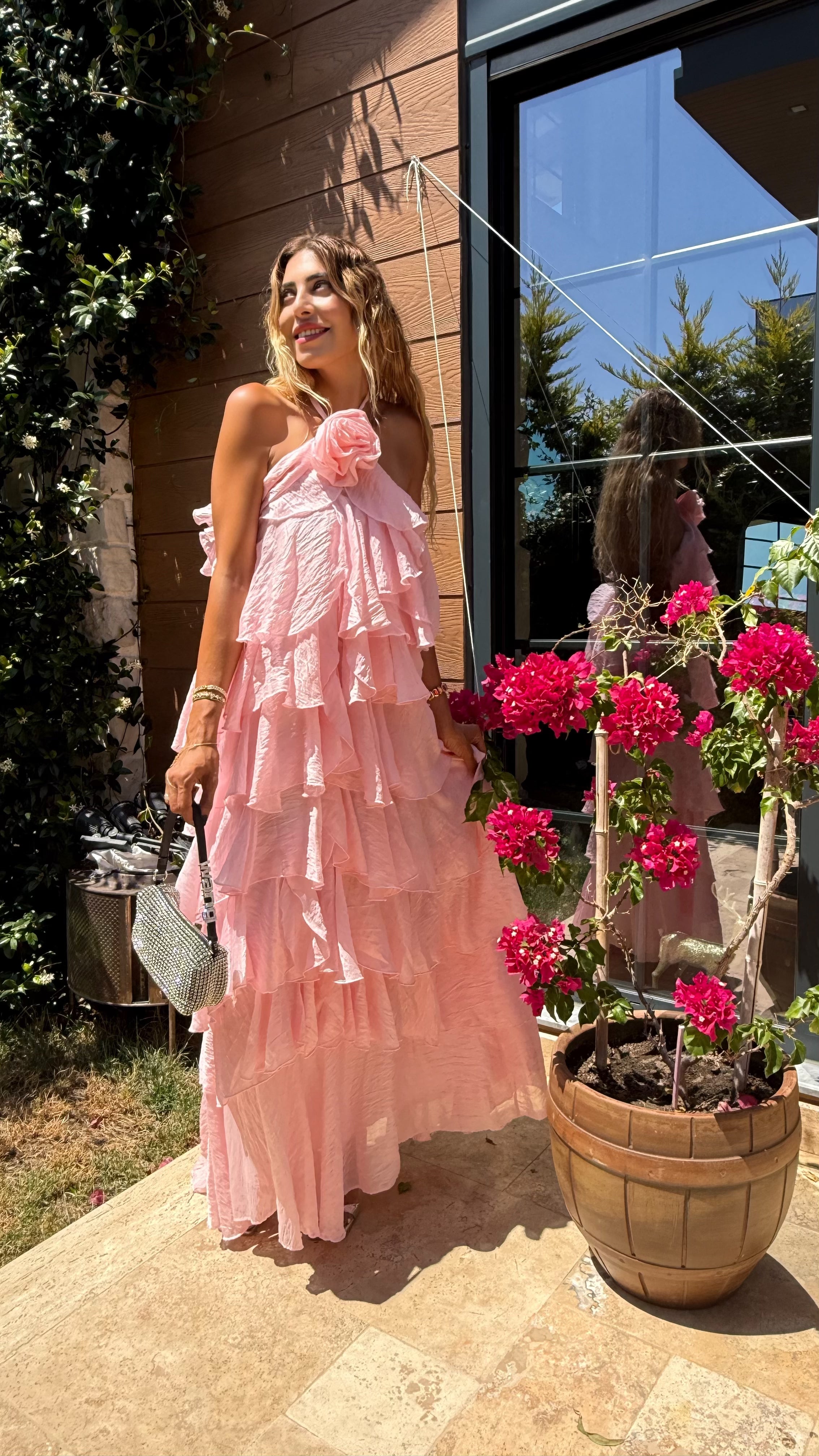 Rosé Bloom Volanlı Fırfır Detaylı Askılı Pembe Maxi Elbise