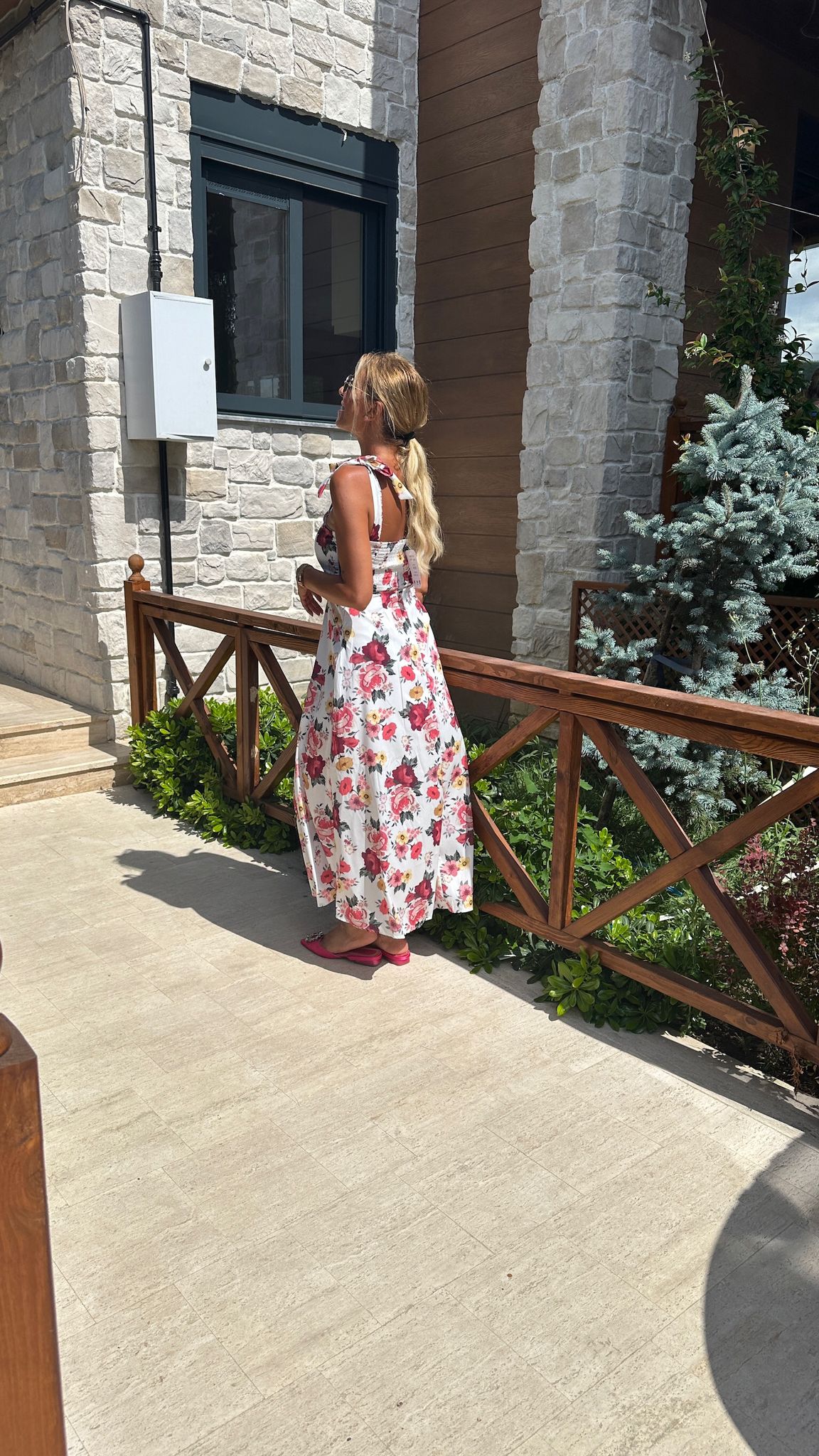 Çiçek Detaylı Askılı Elbise