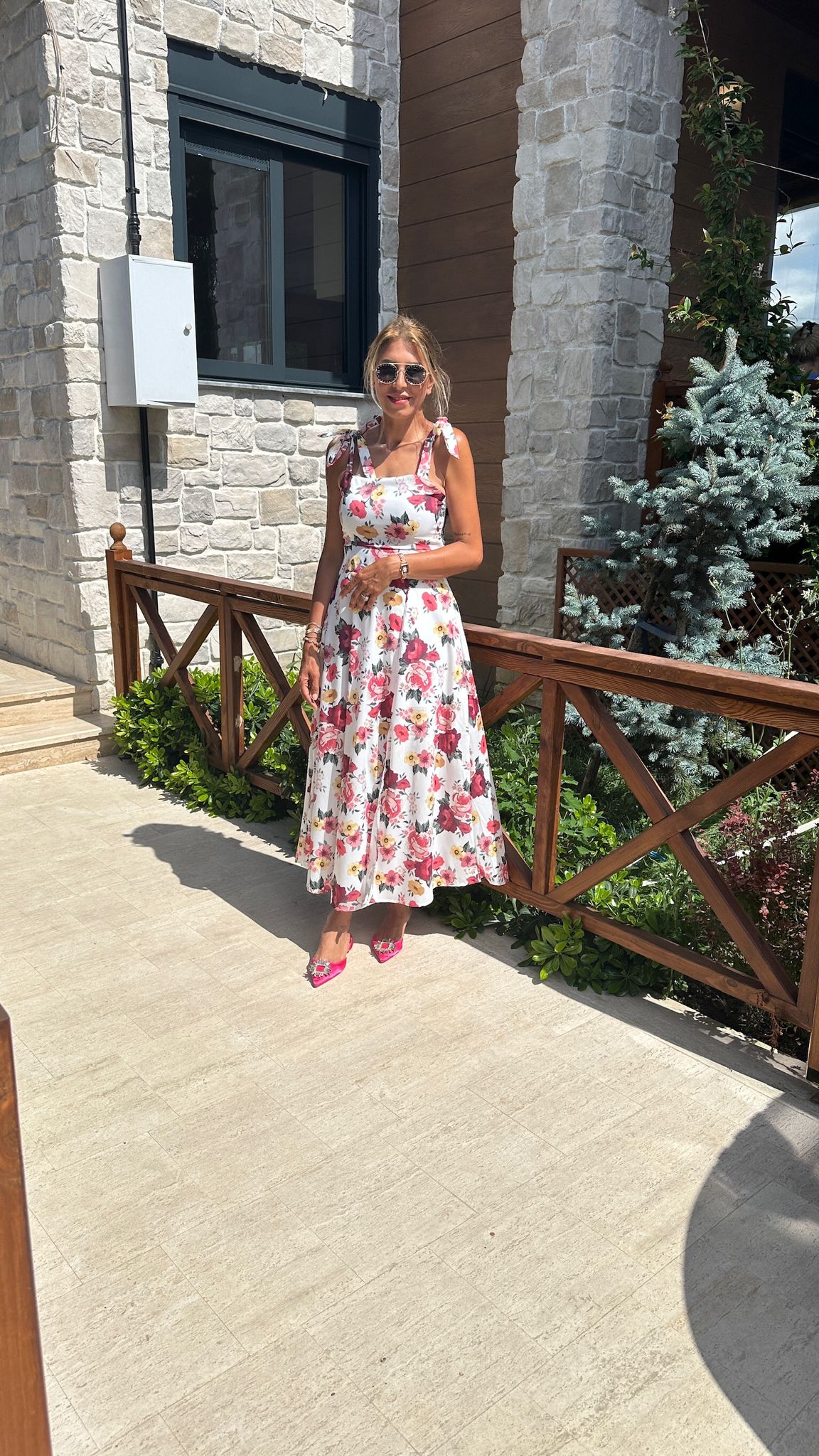 Çiçek Detaylı Askılı Elbise